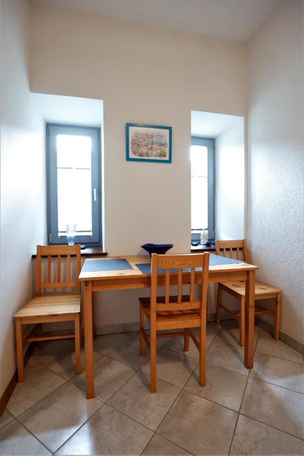 Guesthouse Idila Pod Nanosom Senozece Exterior photo