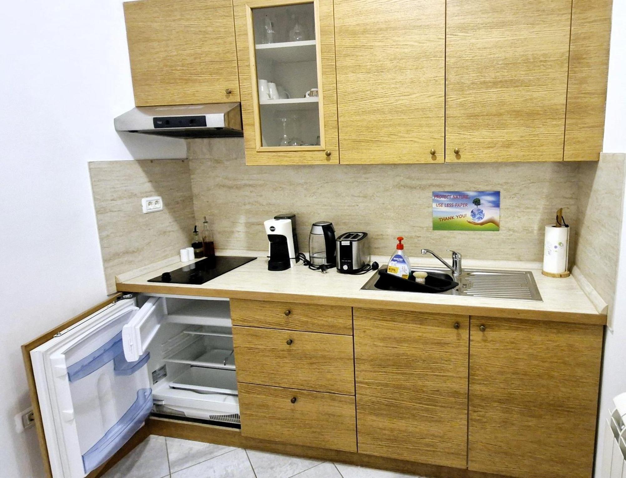 Guesthouse Idila Pod Nanosom Senozece Exterior photo